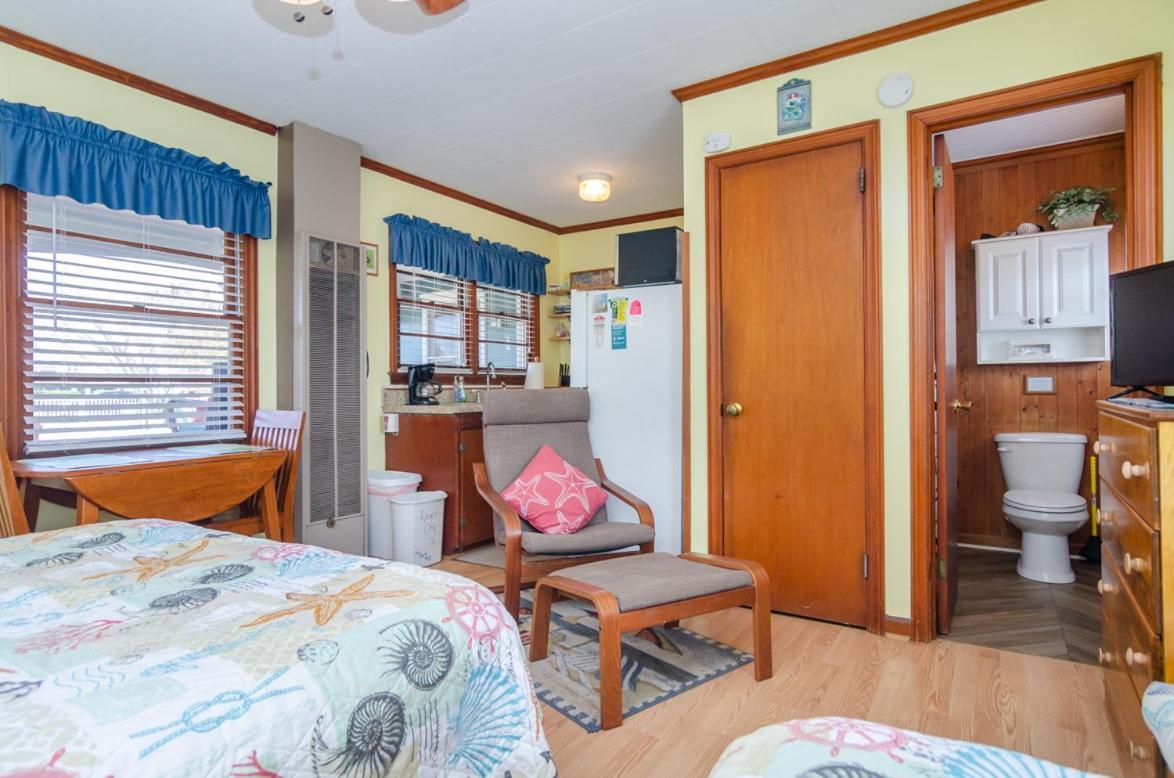 The Pelican Hidden Treasure Inn Room 2 By Bryant Real Estate Kure Beach Exteriör bild